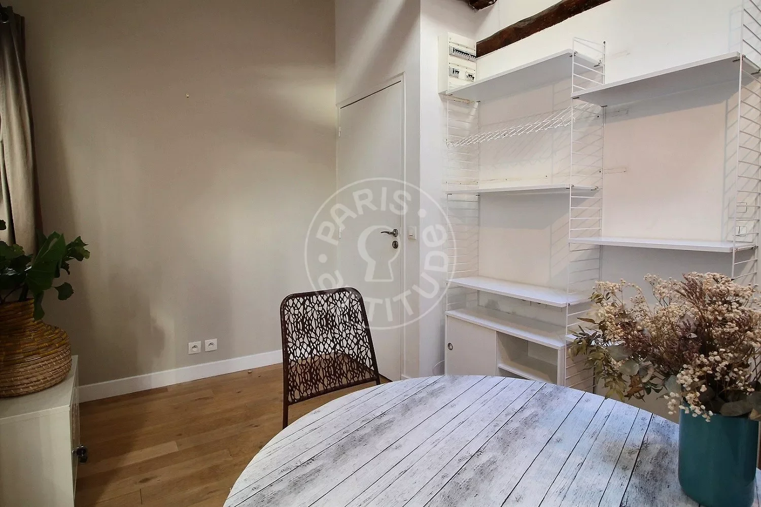Flat Rue Claude-Rodier in Paris
