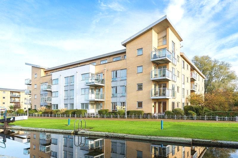 Flat Lockside Marina in Chelmsford