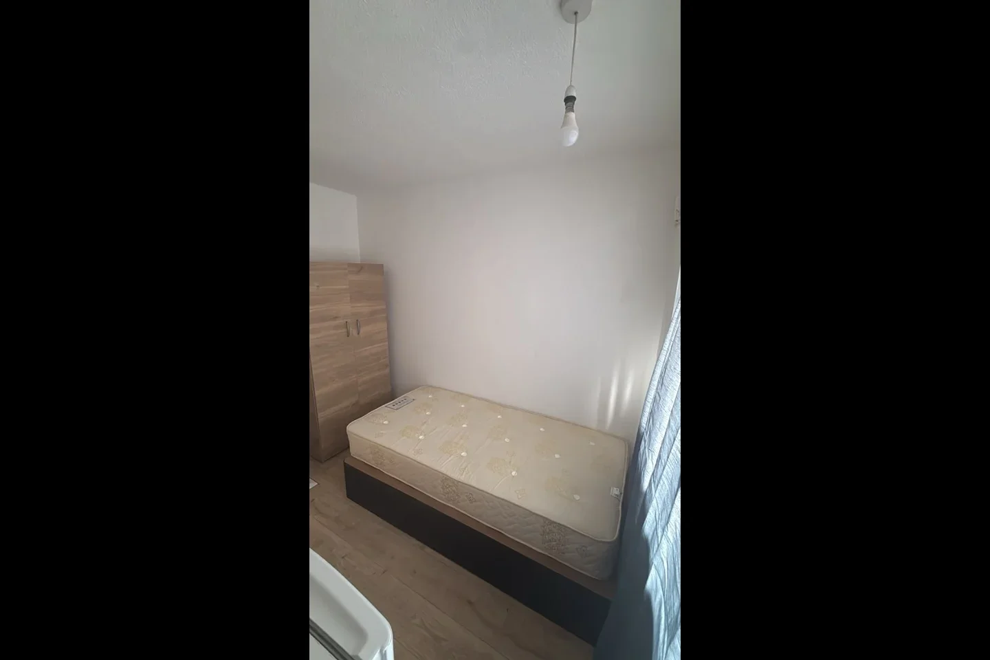 Room Chadwick Road in Greater London