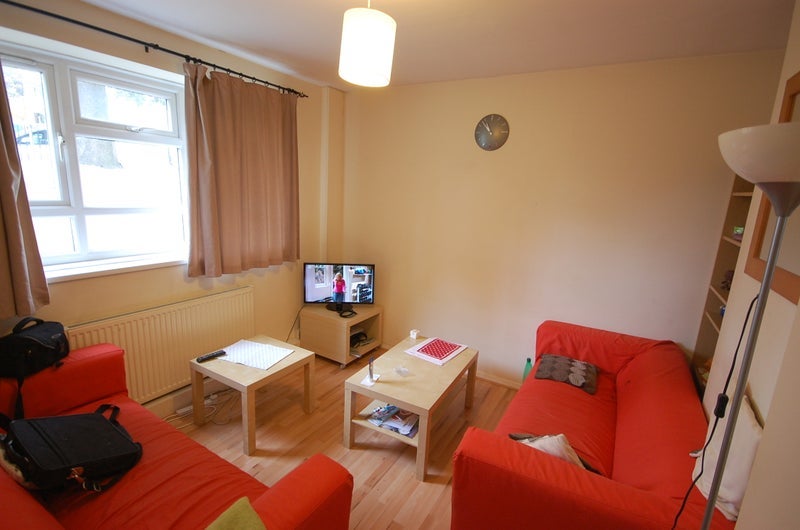 Room Westhouse Close in Greater London