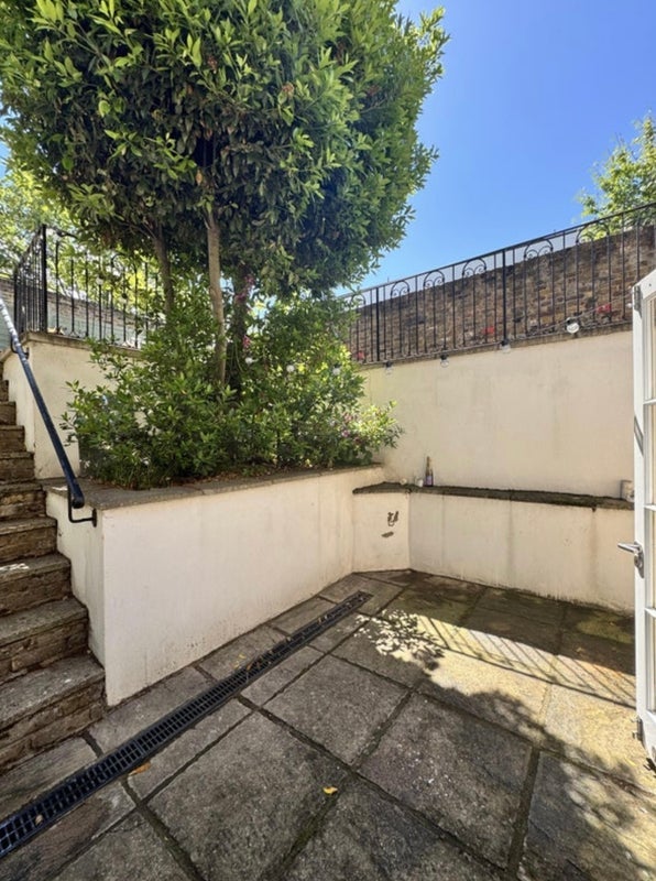 Room Englefield Road in Greater London