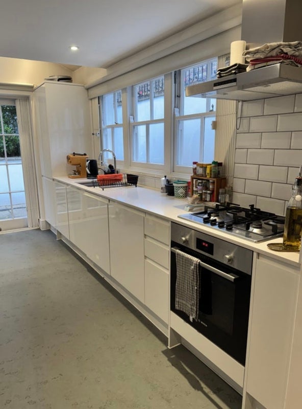 Room Englefield Road in Greater London