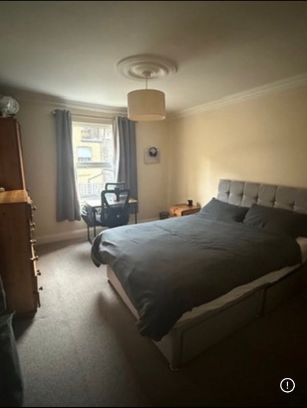Room Montrave Road in Greater London