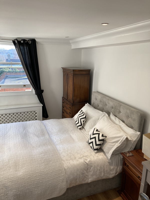 Room Kensington High Street in Greater London
