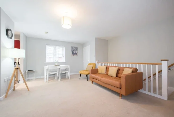 Flat Lenz Close in Colchester