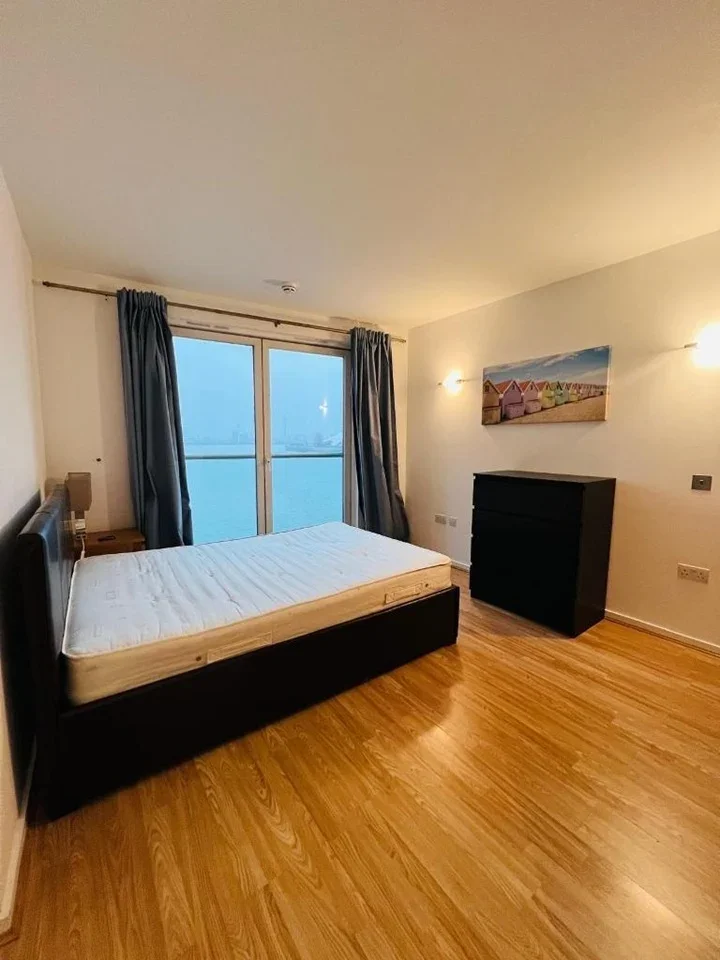 Flat Fairmont Avenue in Greater London