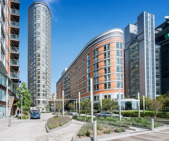 Flat Fairmont Avenue in Greater London