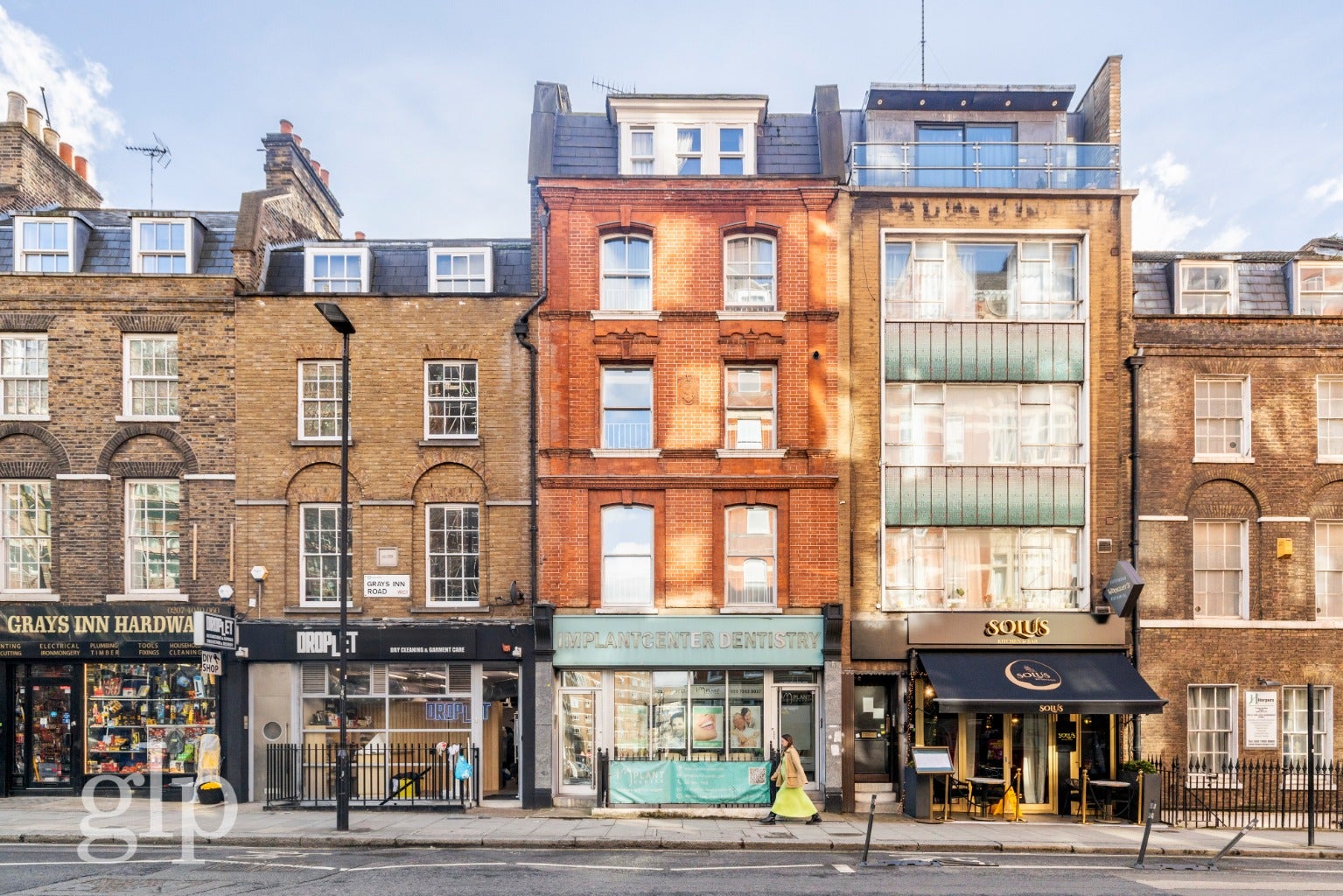 Flat Gray's Inn Road in Greater London