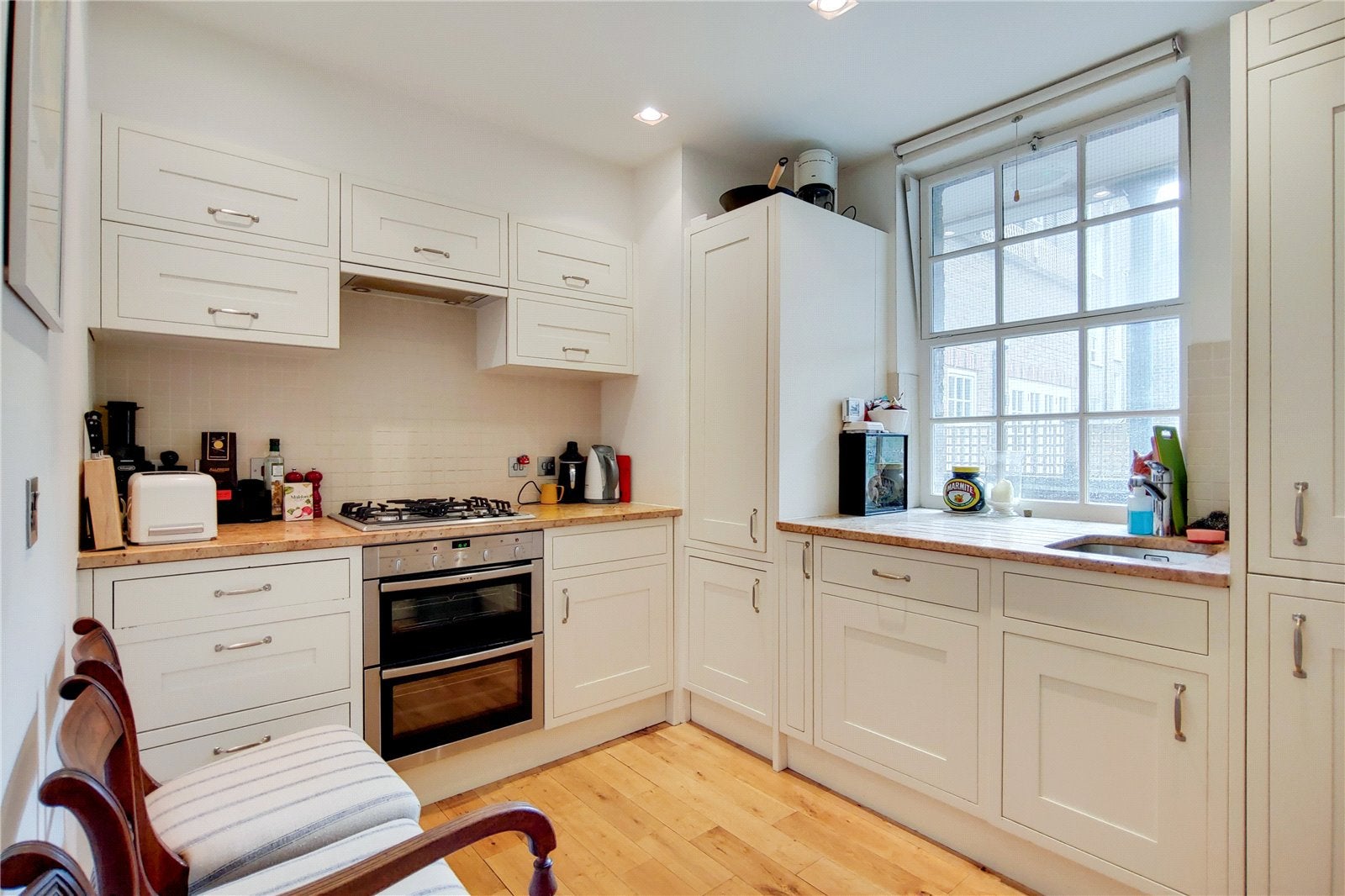 Flat Streatham Street in Greater London