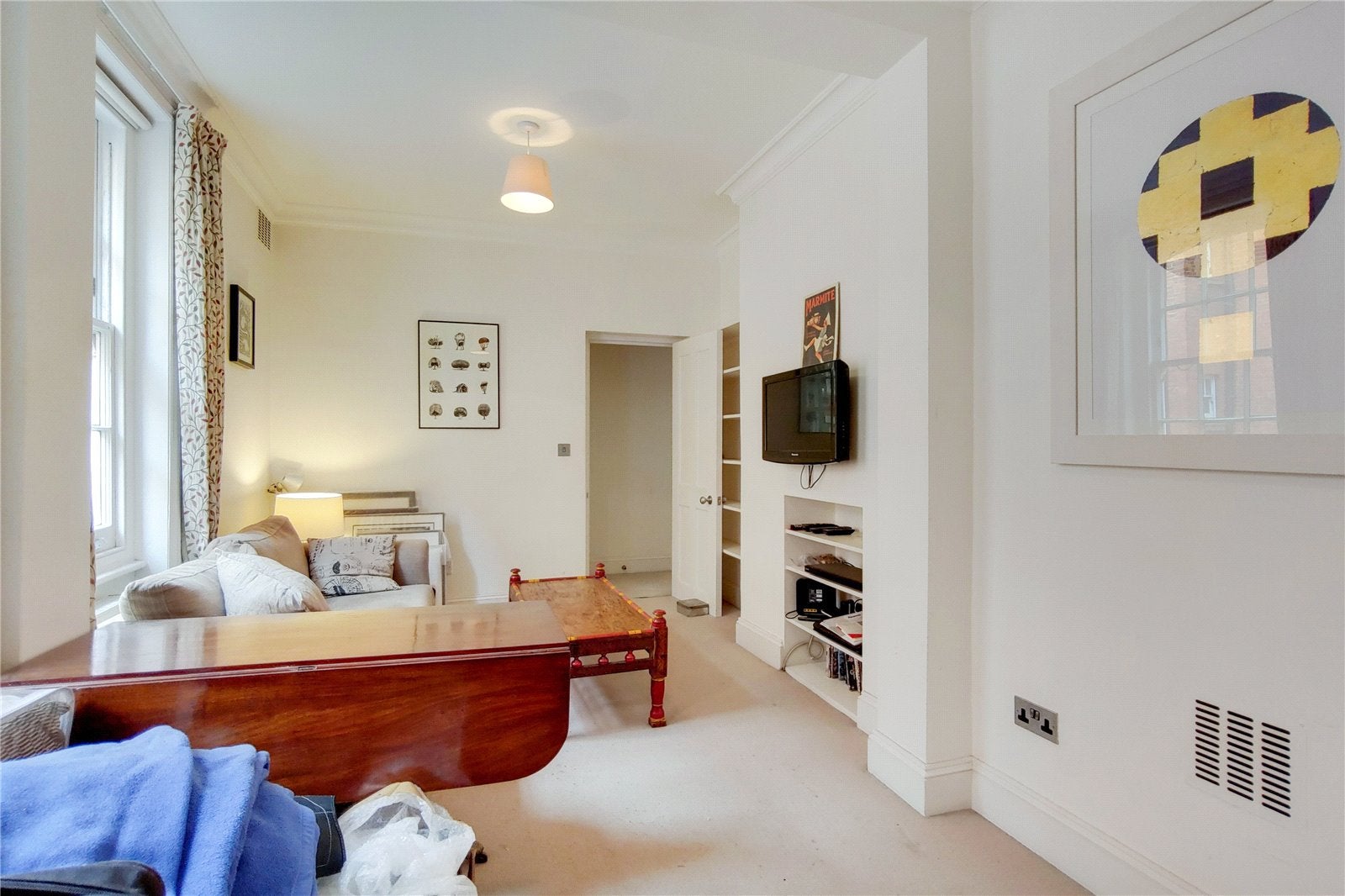 Flat Streatham Street in Greater London