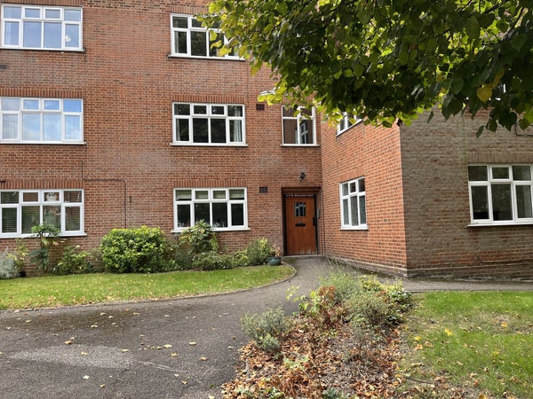 Flat Grosvenor Road in St Albans