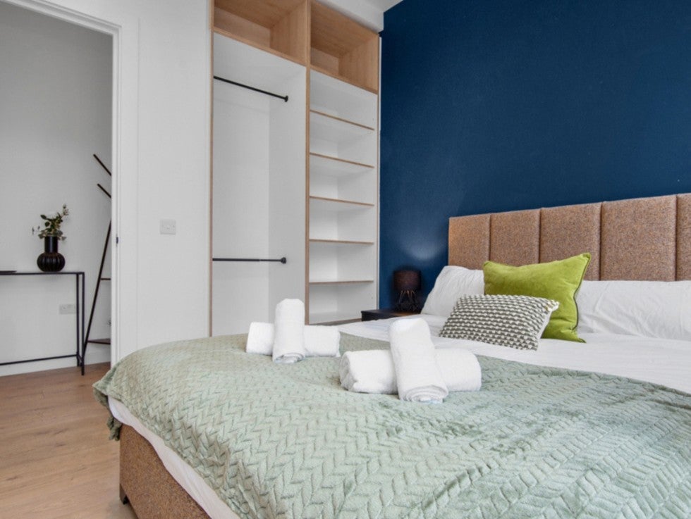 Flat Great West Road in Greater London