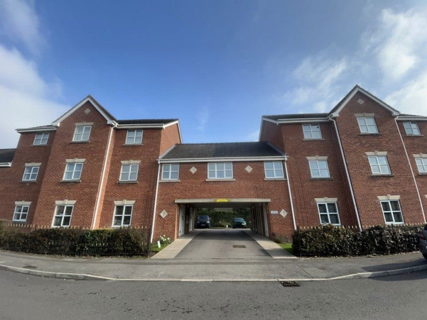 Flat Willow Gardens in Ashfield