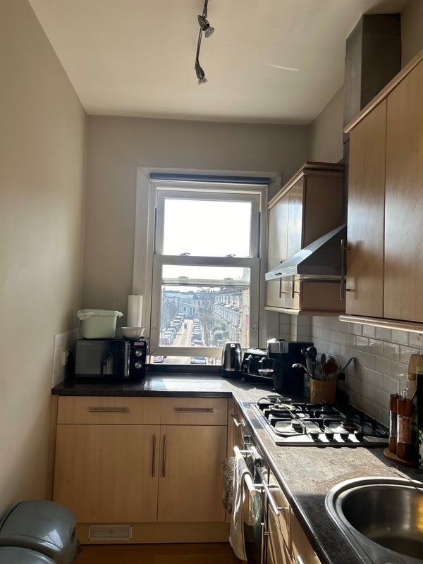 Room Battersea Rise in Greater London