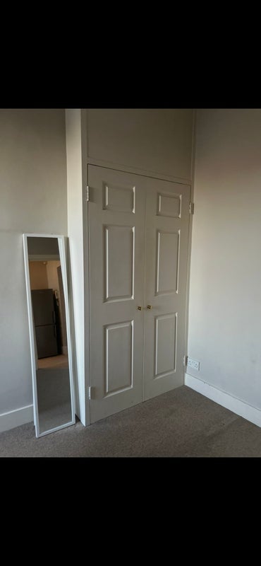 Room Battersea Rise in Greater London