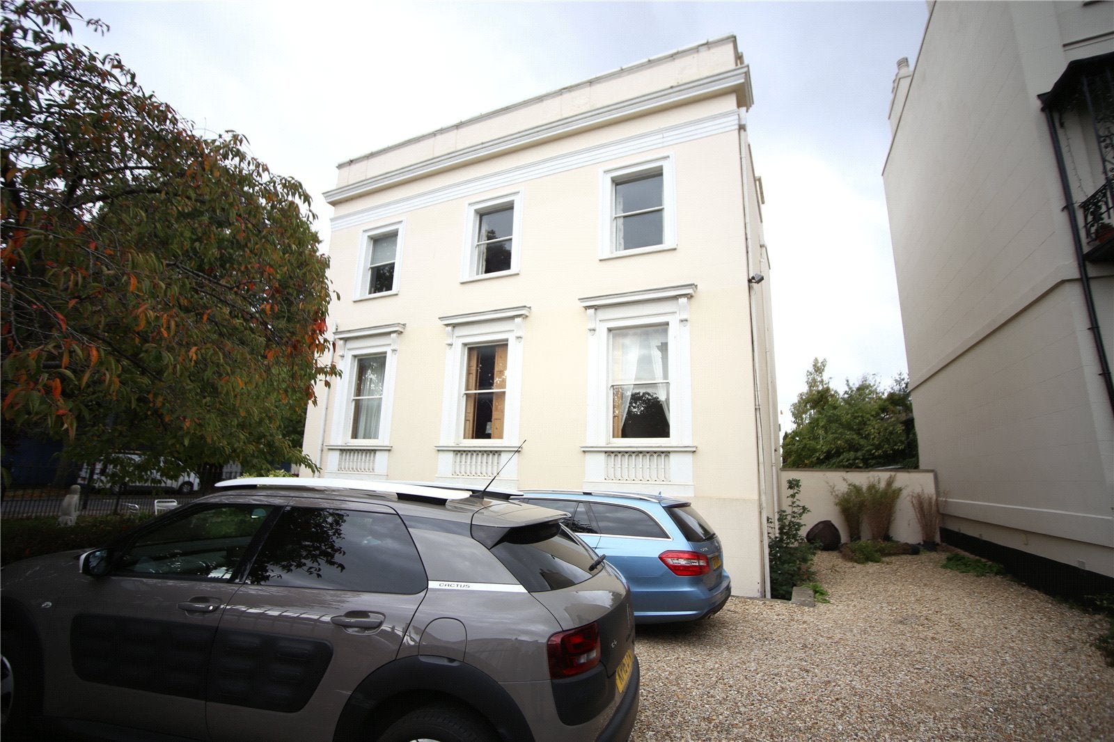 Flat Clarence Road in Cheltenham