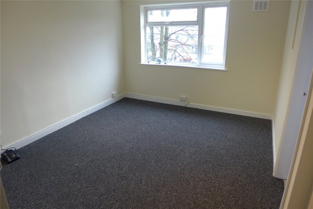 Flat Cloister Croft in Coventry