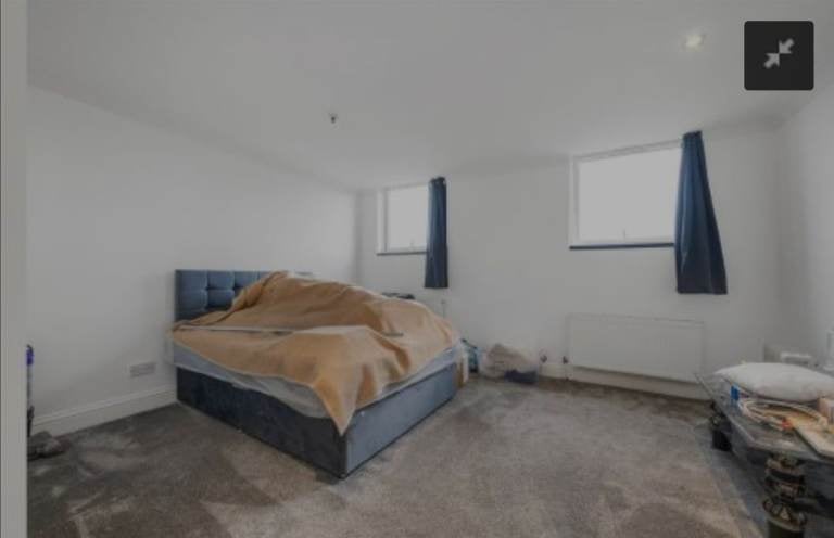 Flat Chestnut Rise in Greater London