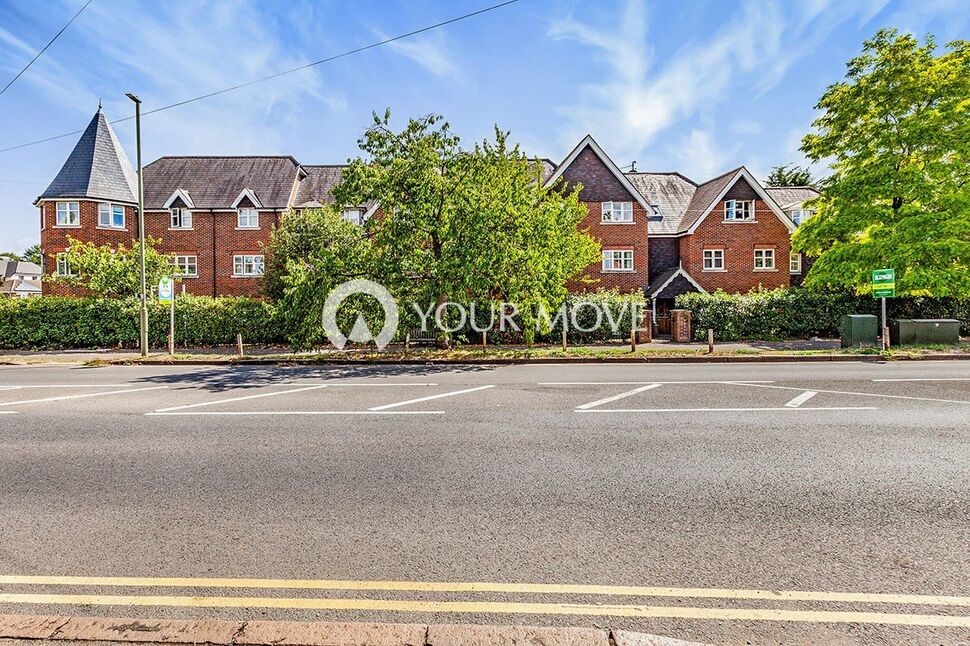 Flat Marchamont Close in Borough of Runnymede