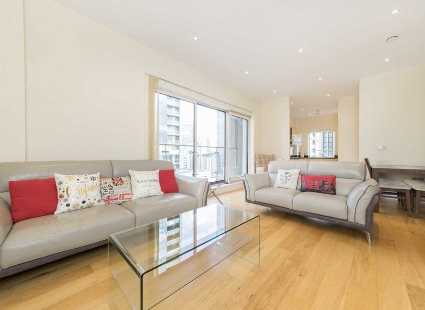 Flat Cassilis Road in Greater London