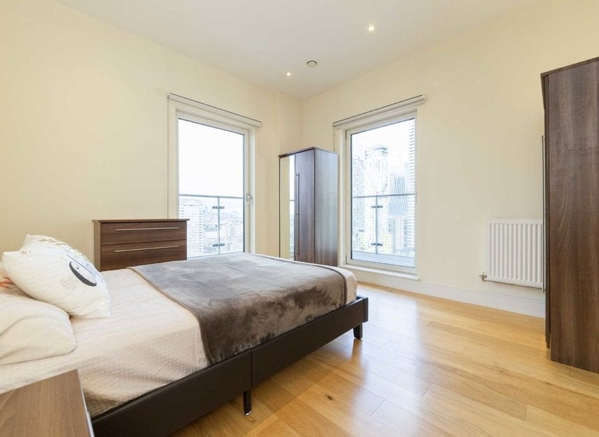 Flat Cassilis Road in Greater London