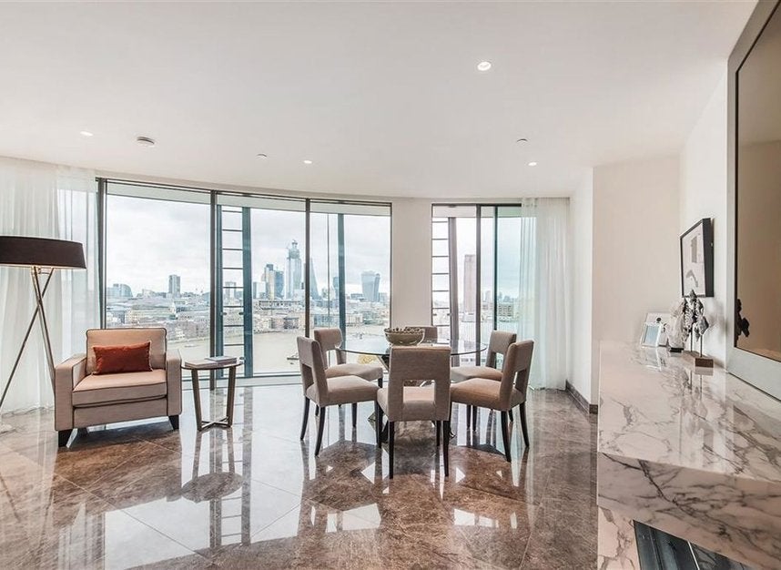 Flat Blackfriars Road in Greater London
