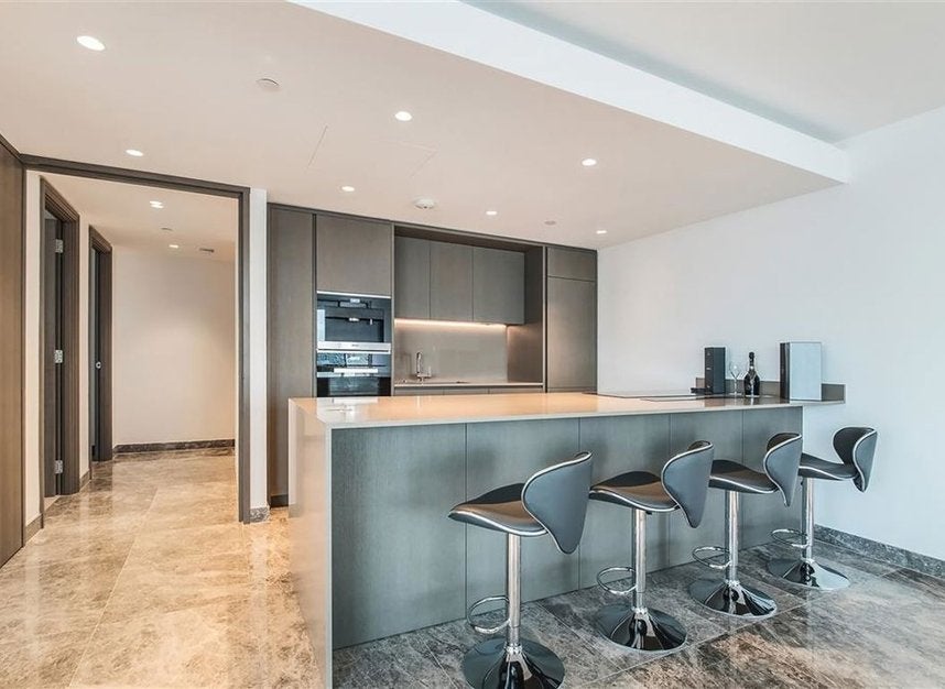 Flat Blackfriars Road in Greater London