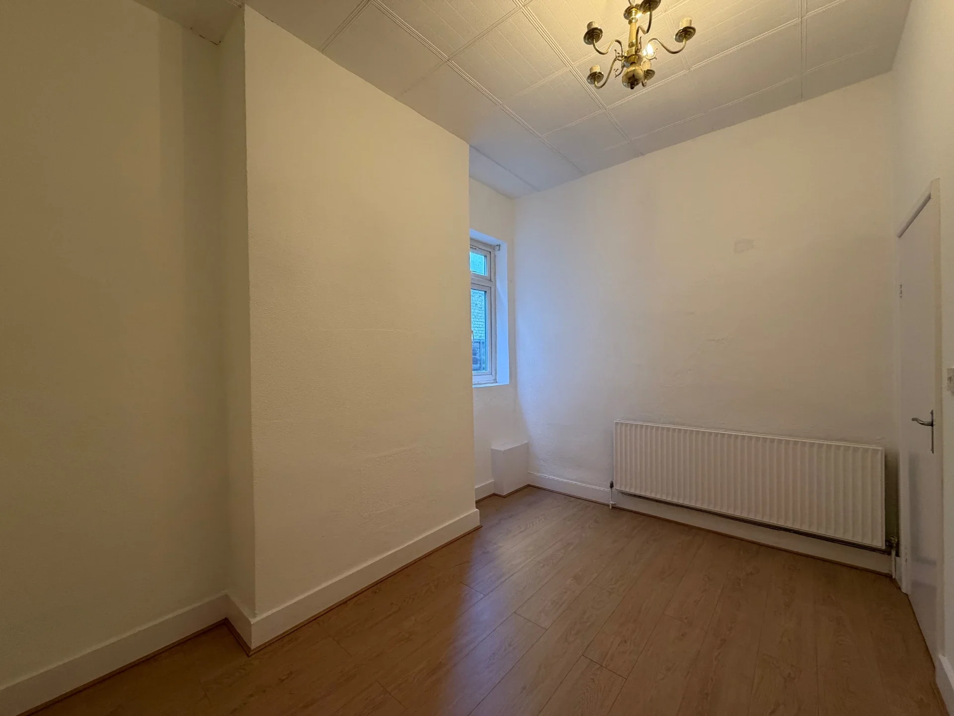 Flat Ballards Lane in Greater London