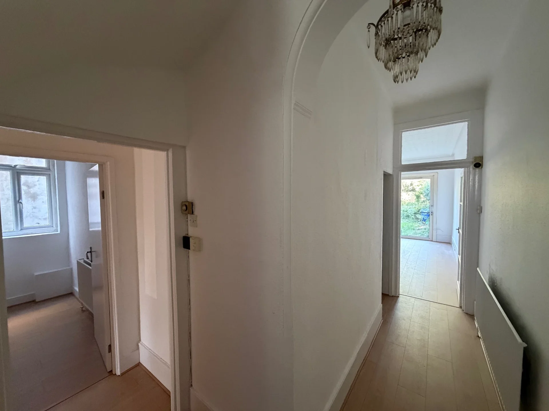 Flat Ballards Lane in Greater London