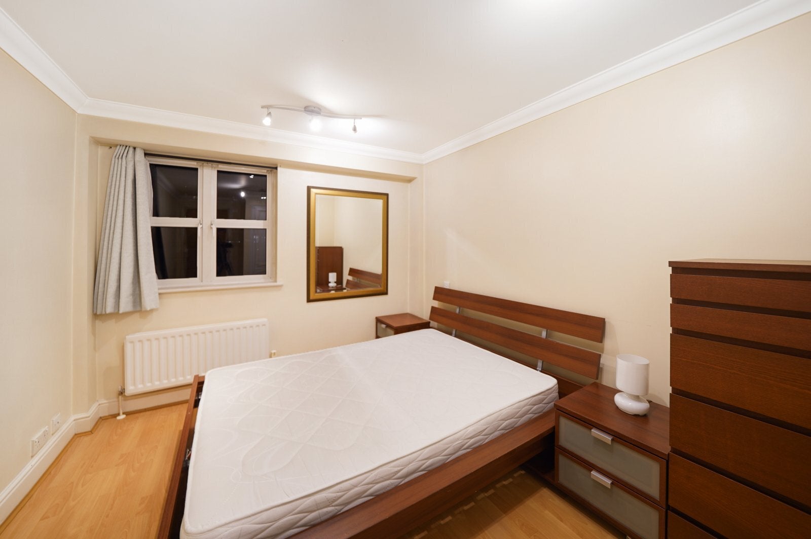 Flat Lisson Grove in City of Westminster