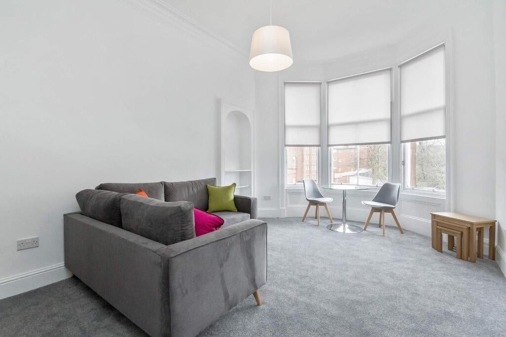 Flat Airlie Street in Glasgow