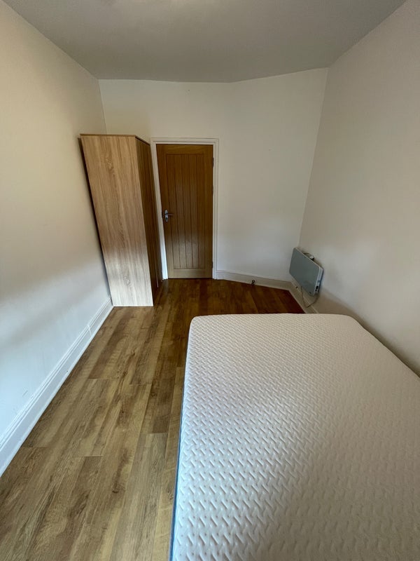 Flat Demesne Road in Manchester