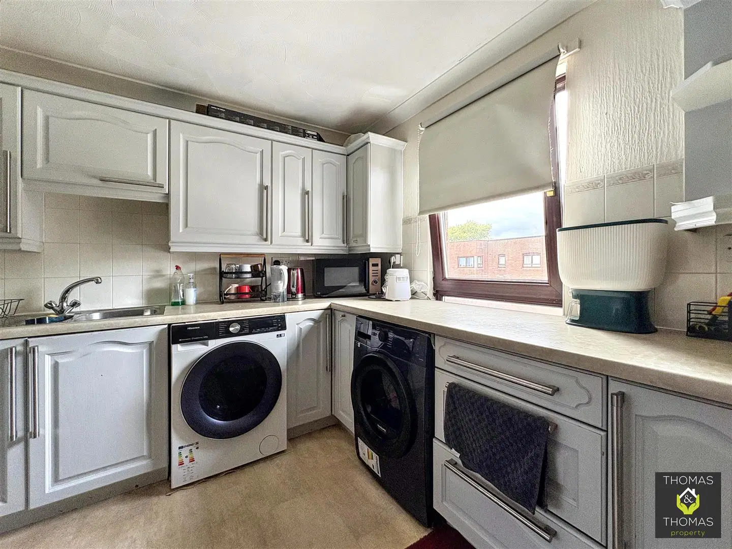 Flat White Swan Court in Monmouth