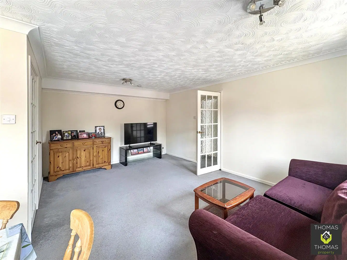 Flat White Swan Court in Monmouth