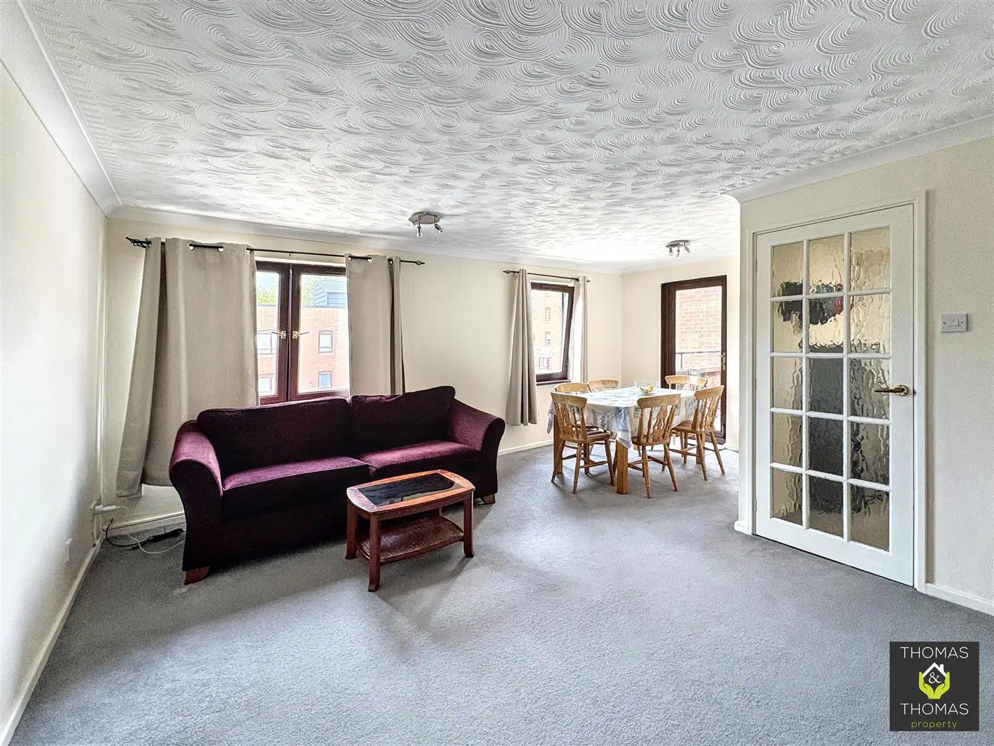 Flat White Swan Court in Monmouth