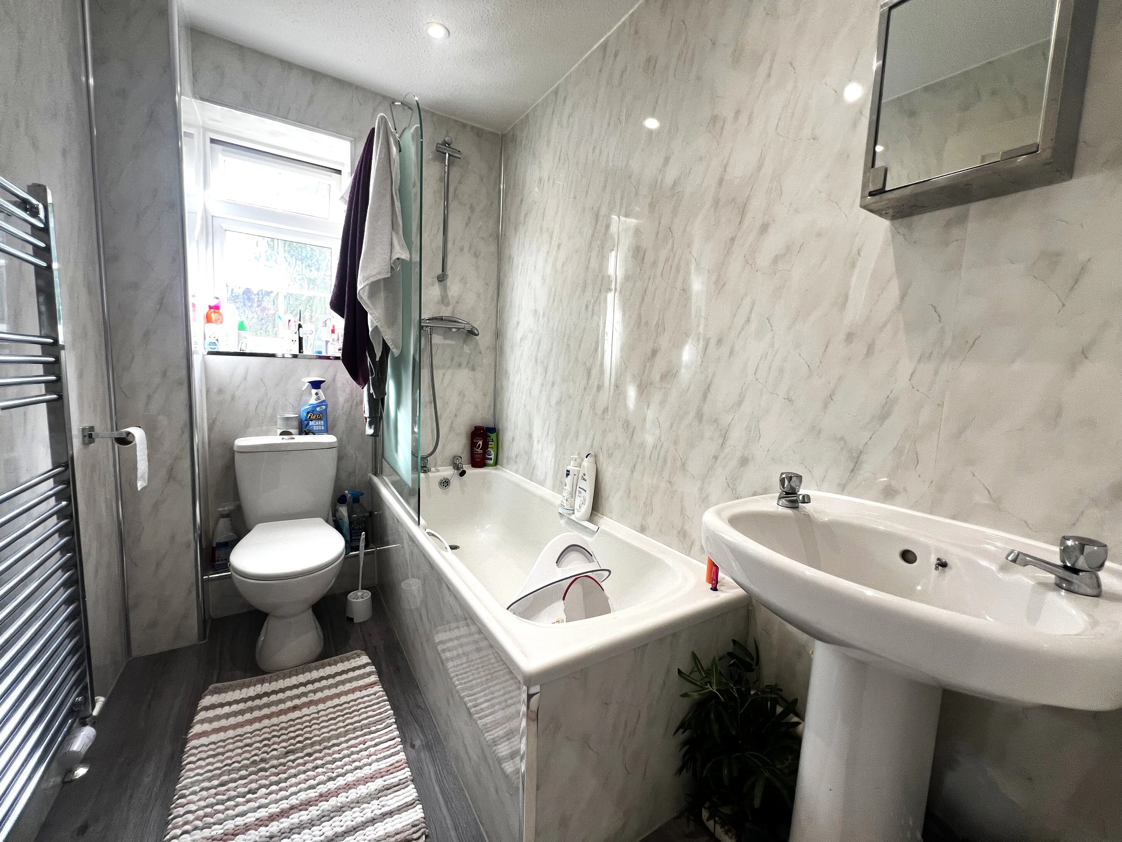 House Burbeach Close in Crawley