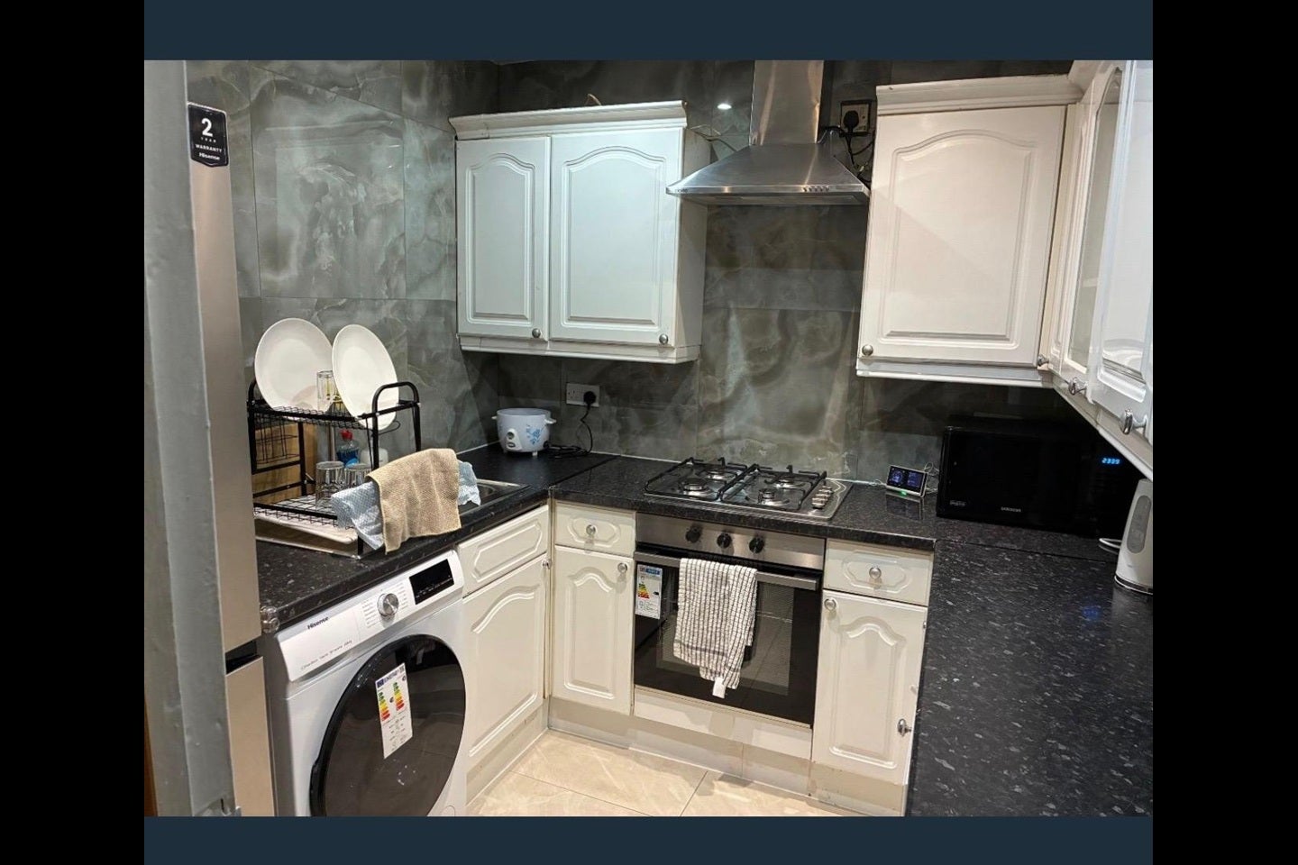 Room Eskley Gardens in South Ockendon