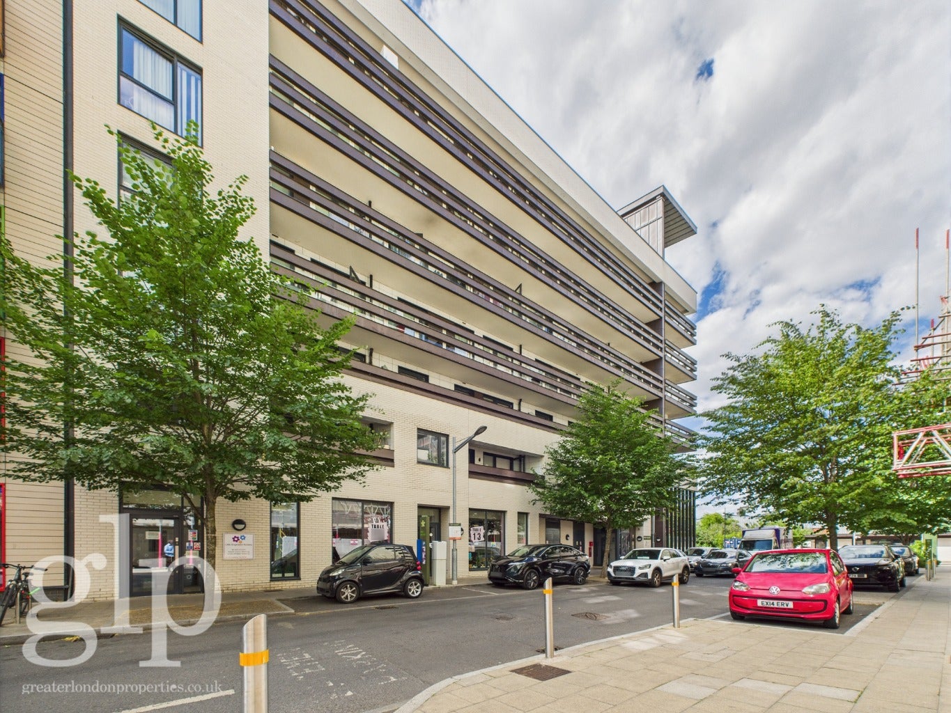 Flat Lebus Street in Greater London