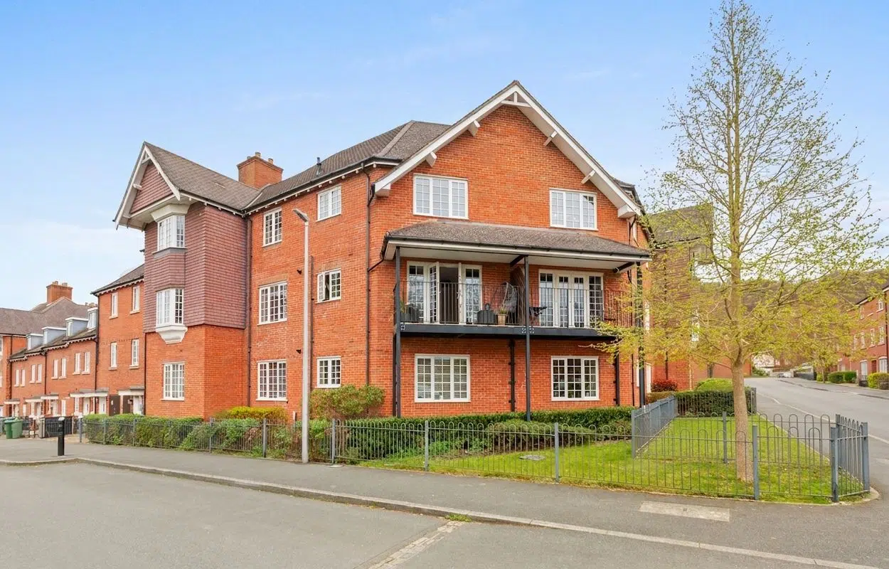 Flat Wroughton Road in Wendover