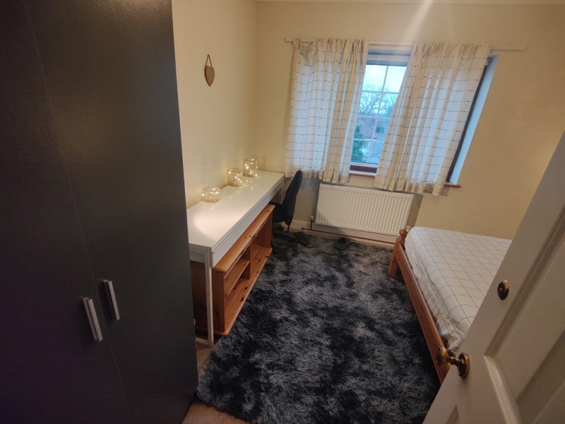 Room Camrose Close in Greater London
