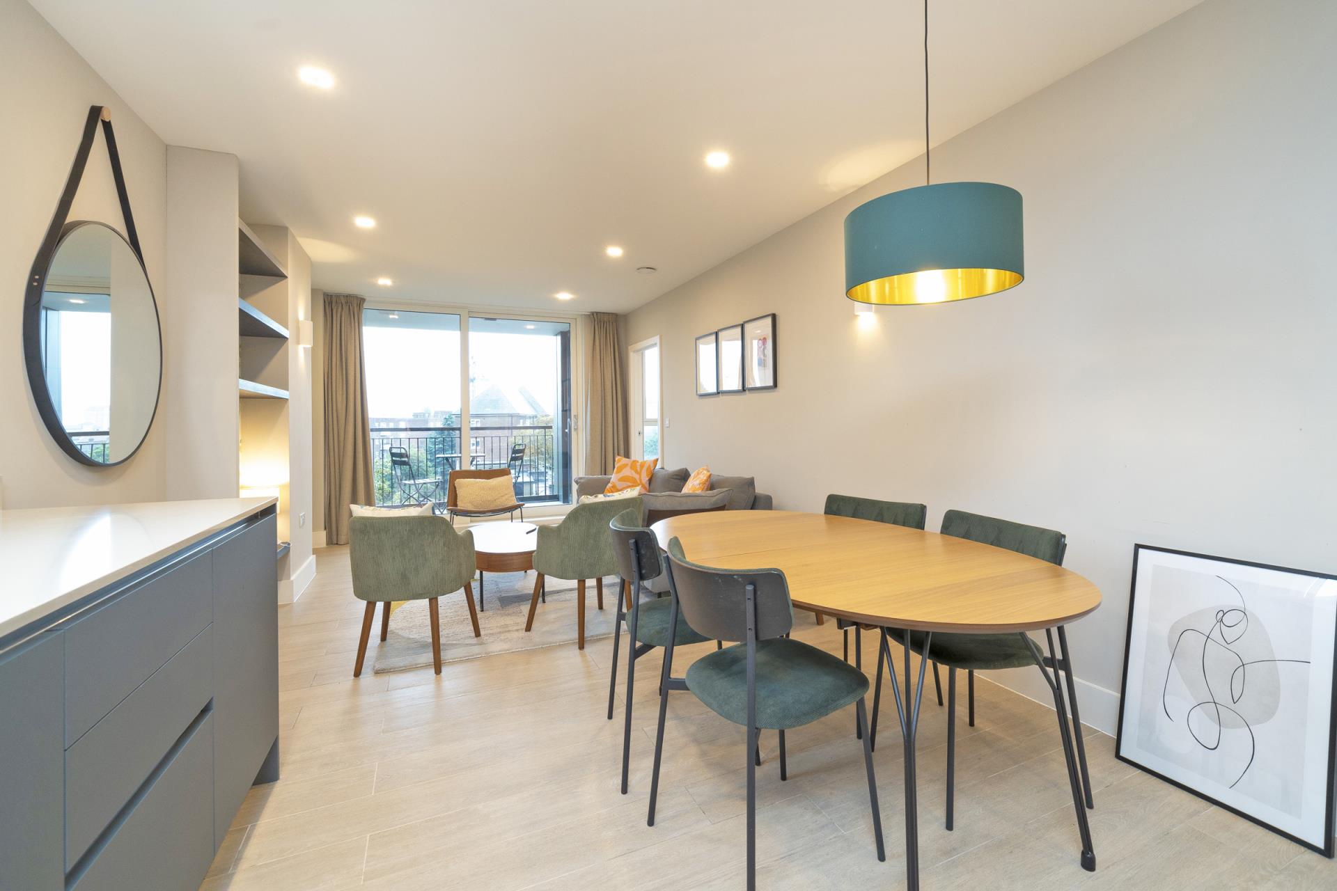 Flat Wyvil Road in Greater London