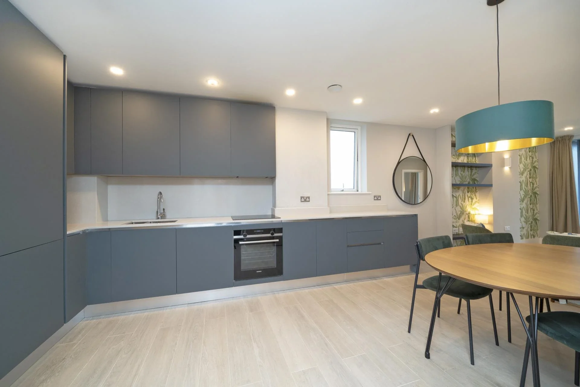 Flat Wyvil Road in Greater London