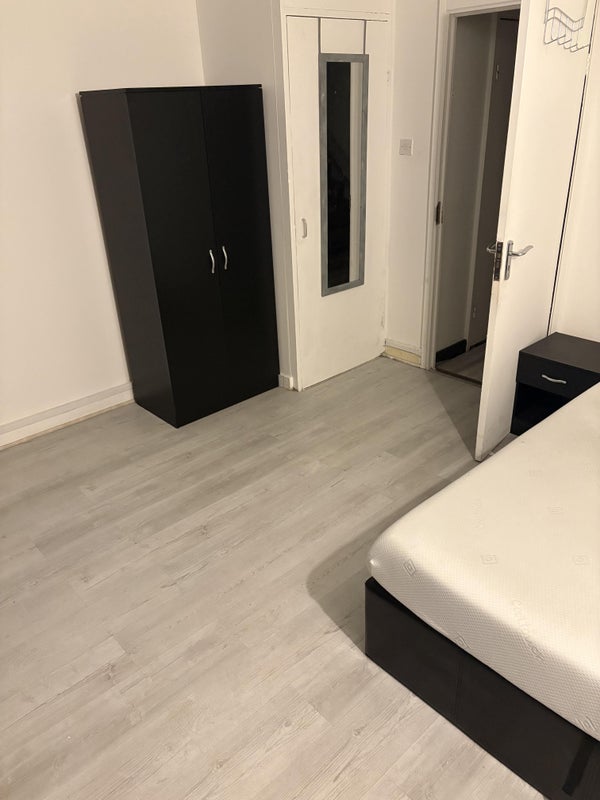 Room Tawny Way in Greater London