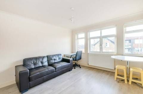 Flat Brent Street in Greater London