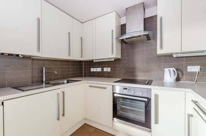 Flat Brent Street in Greater London