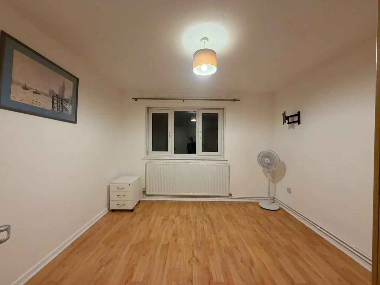 Flat Warton Road in Greater London