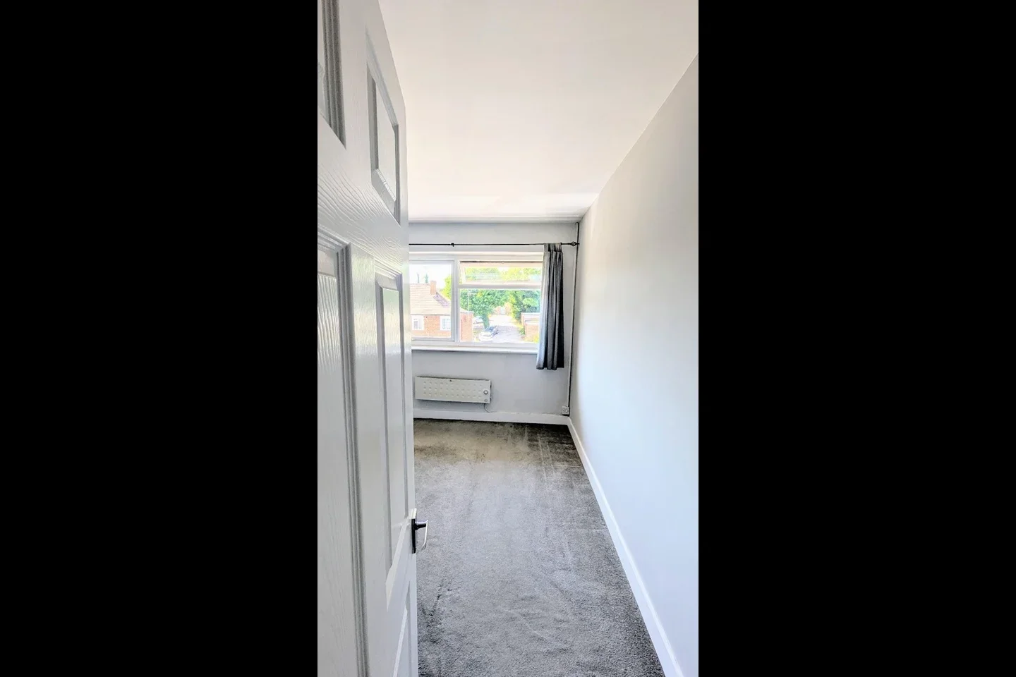 Flat Kingston Road in Mole Valley
