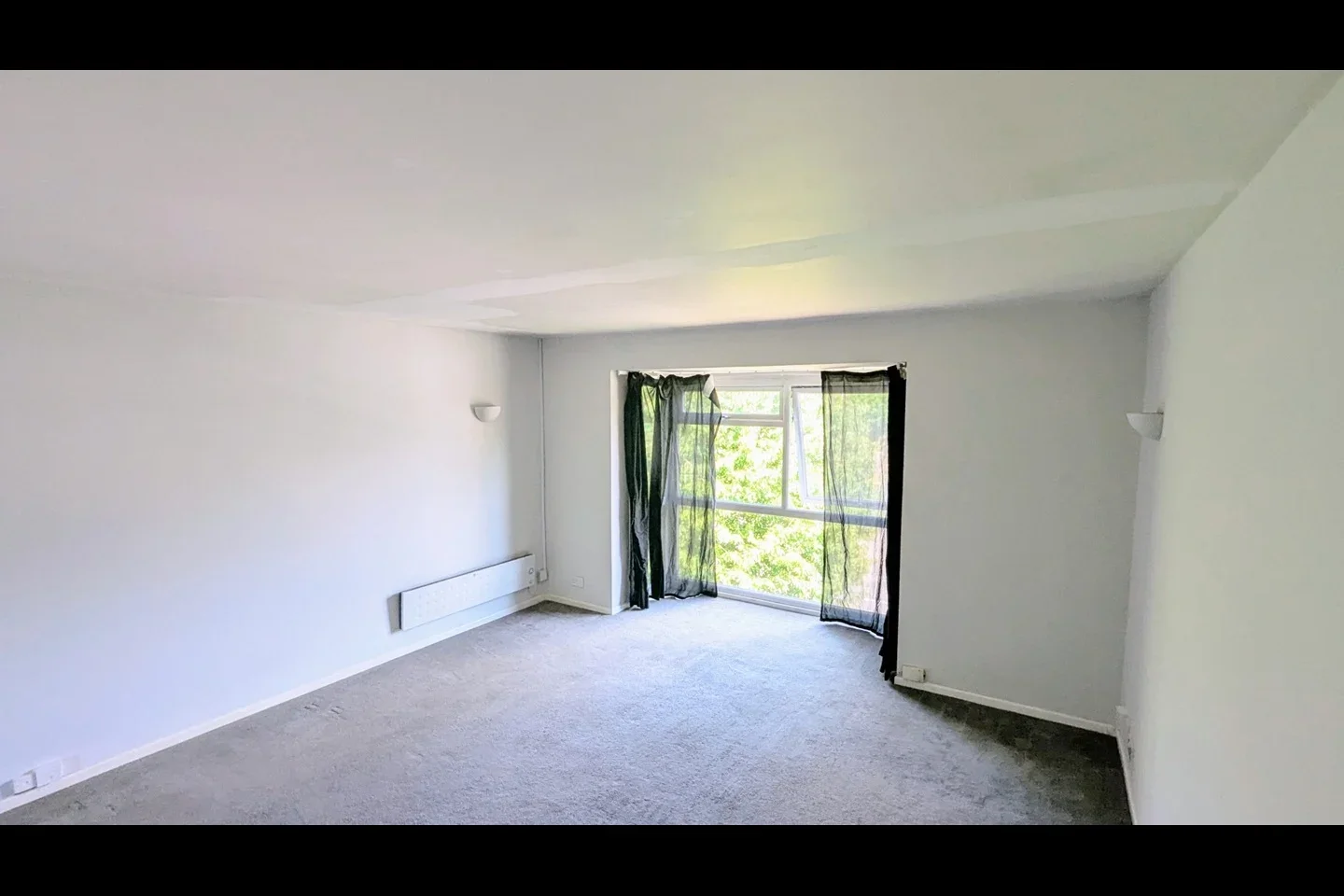 Flat Kingston Road in Mole Valley
