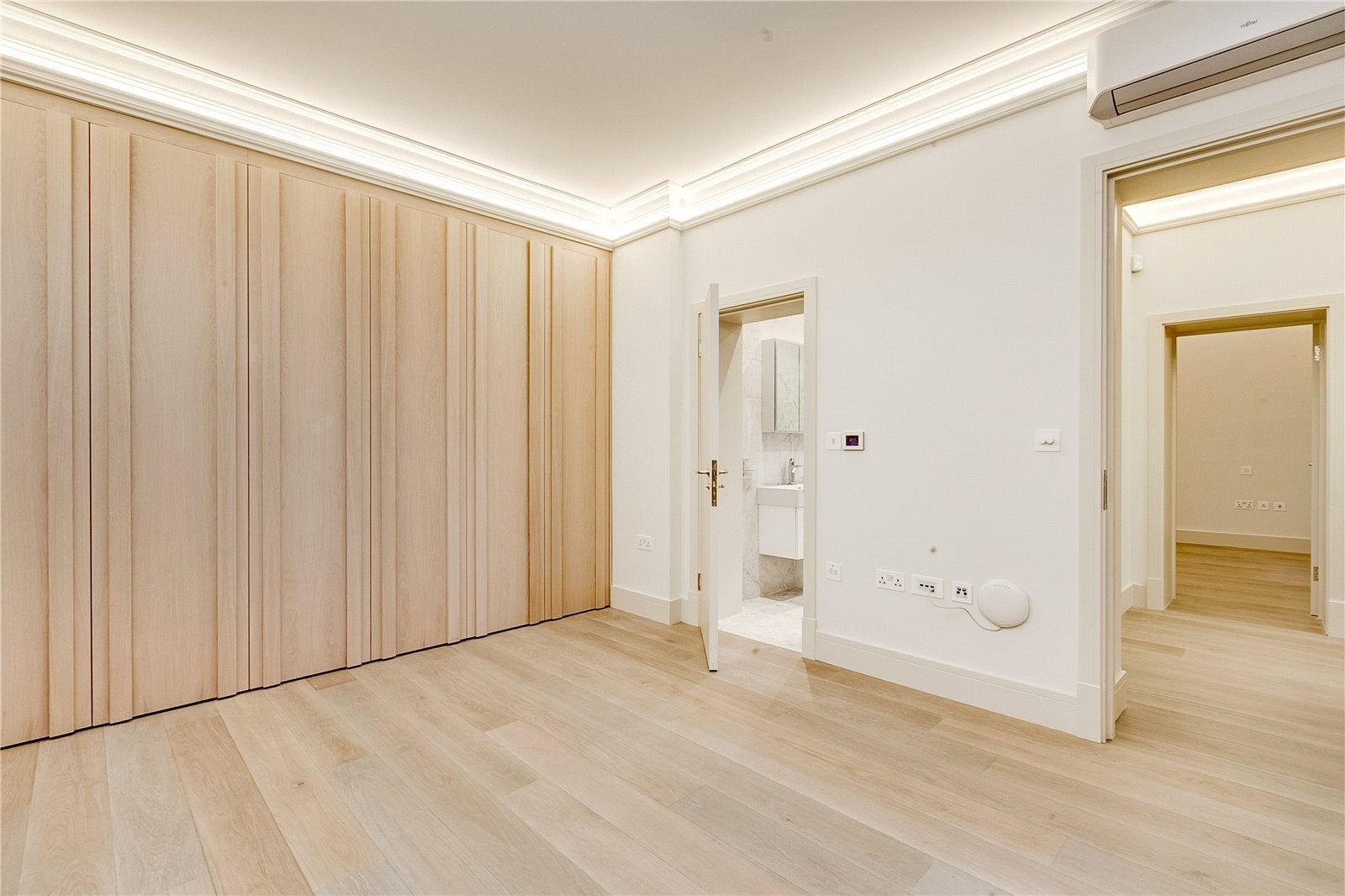 Flat Rutland Gate in City of Westminster