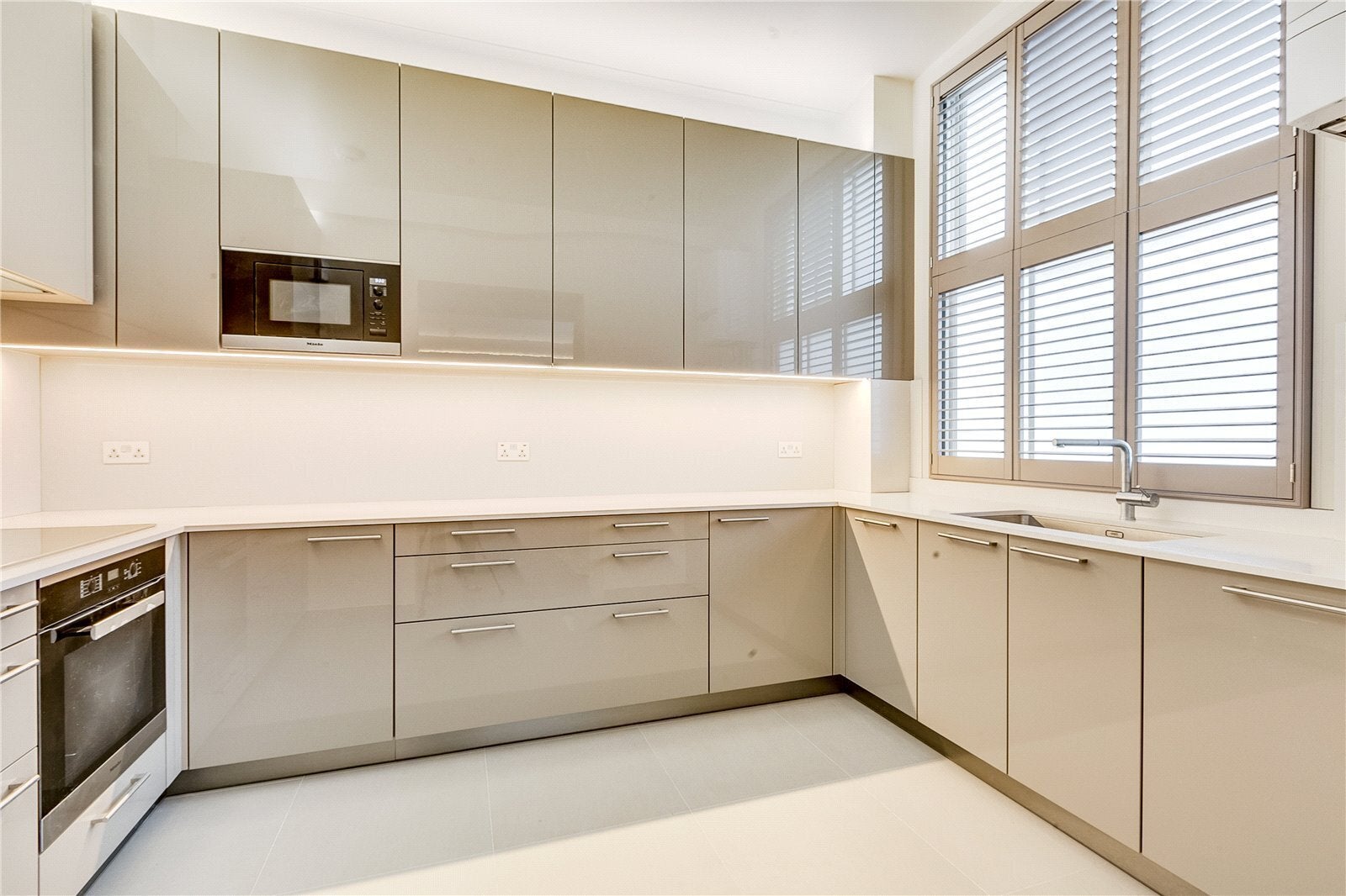 Flat Rutland Gate in City of Westminster